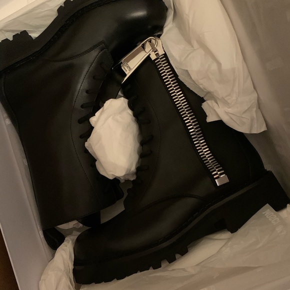 Moschino by Jeremy Scott Zip Detail Lace-up Black Leather Combat Boots - Picture 6 of 8